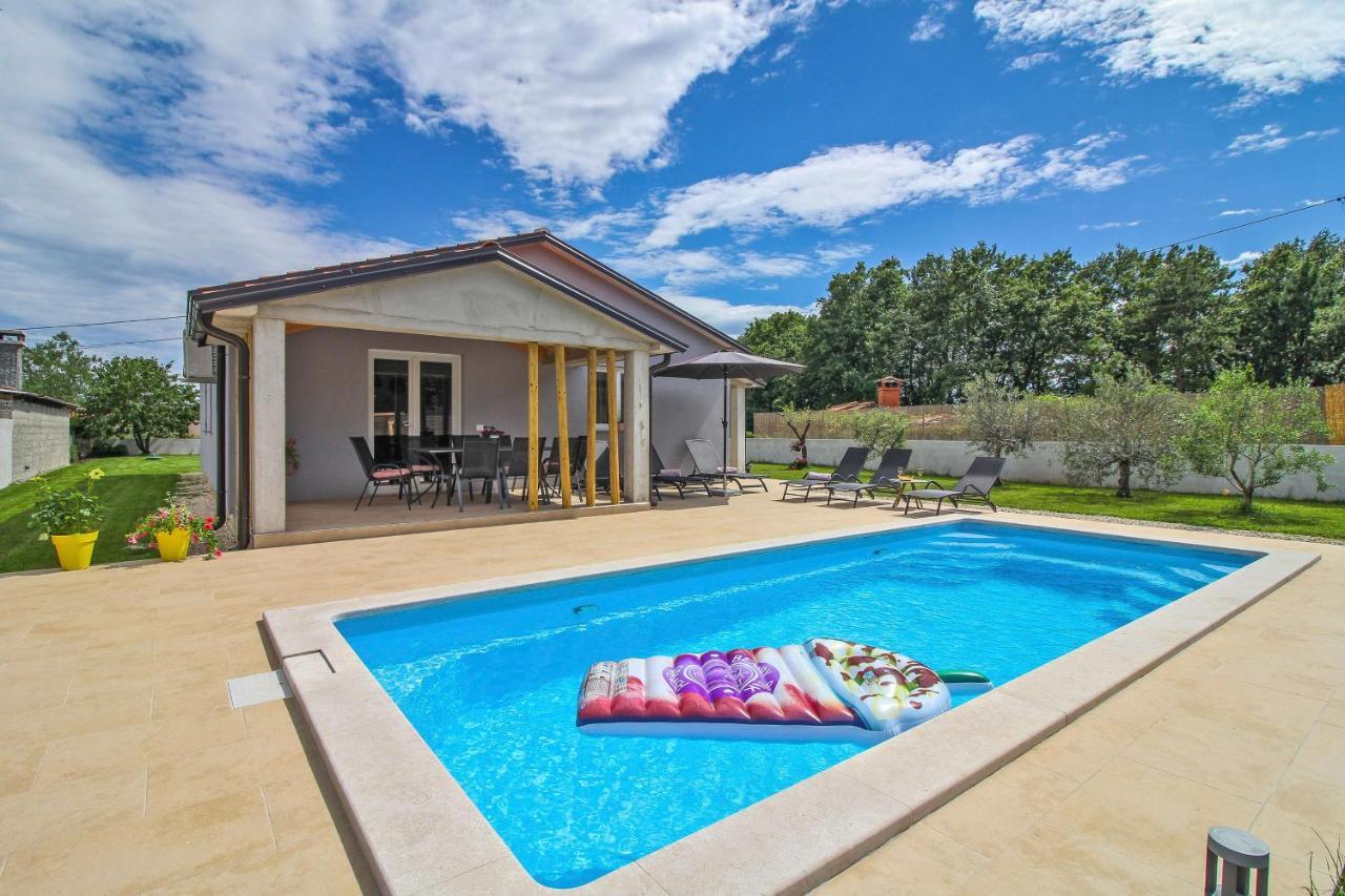 Natascha In Pamici - Haus Fuer 6 Personen Villa Zminj Ngoại thất bức ảnh