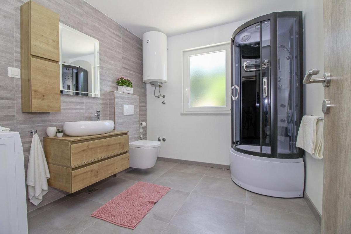 Natascha In Pamici - Haus Fuer 6 Personen Villa Zminj Ngoại thất bức ảnh