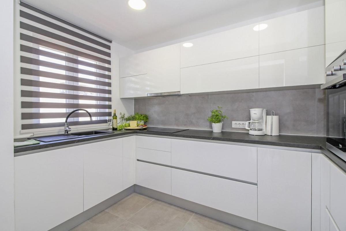 Natascha In Pamici - Haus Fuer 6 Personen Villa Zminj Ngoại thất bức ảnh