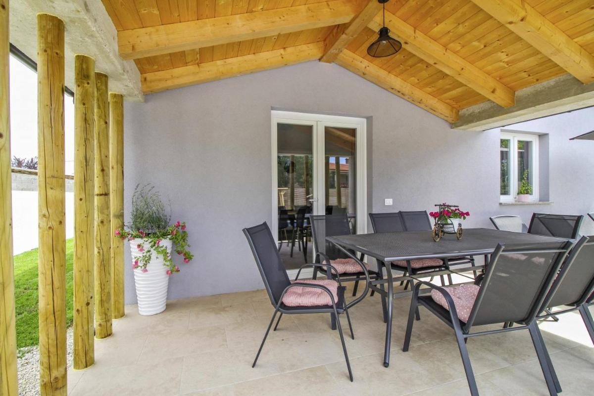 Natascha In Pamici - Haus Fuer 6 Personen Villa Zminj Ngoại thất bức ảnh