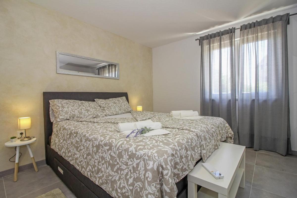 Natascha In Pamici - Haus Fuer 6 Personen Villa Zminj Ngoại thất bức ảnh