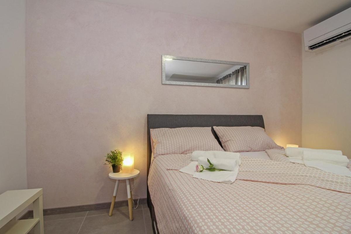 Natascha In Pamici - Haus Fuer 6 Personen Villa Zminj Ngoại thất bức ảnh